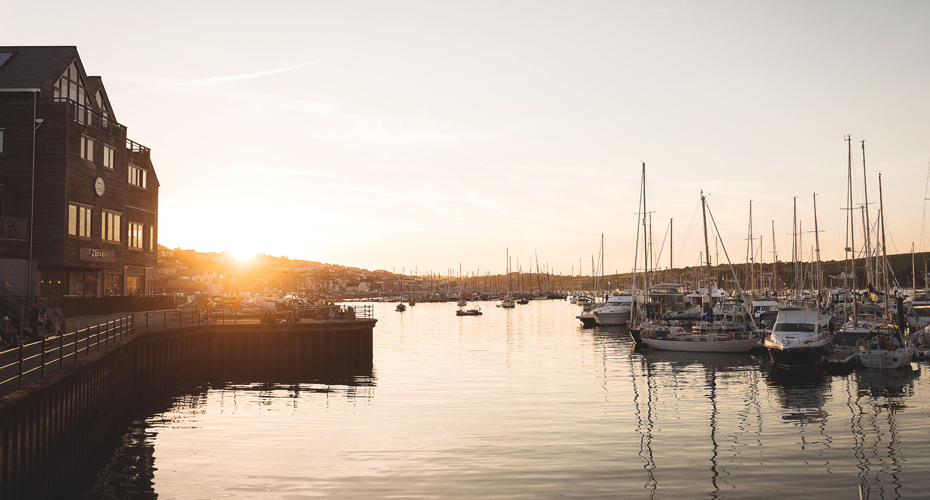Falmouth_harbour_sunset_930
