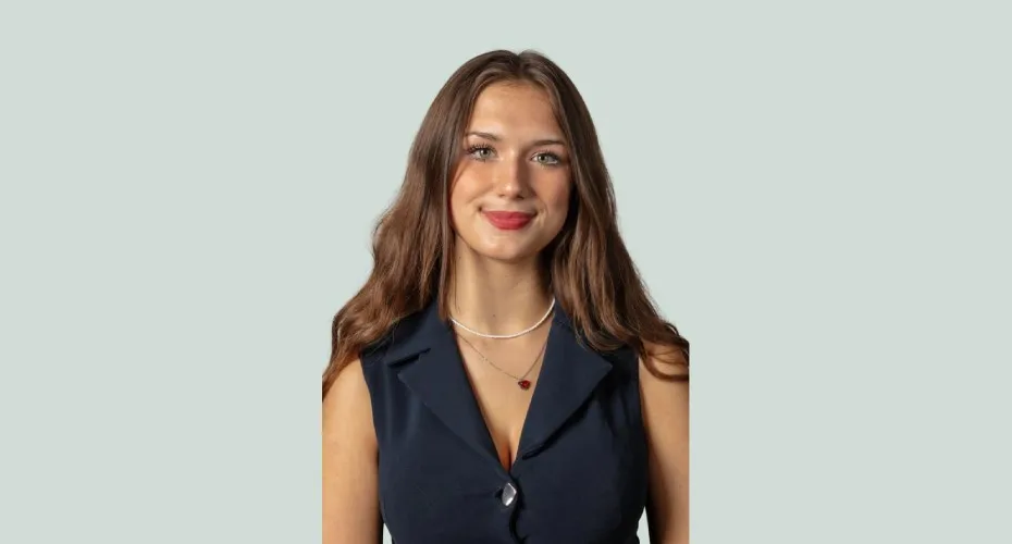 Head and shoulders photo of mia taylor seal.