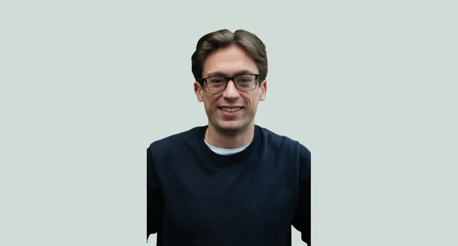 Head and shoulders photo of toby hawkins.
