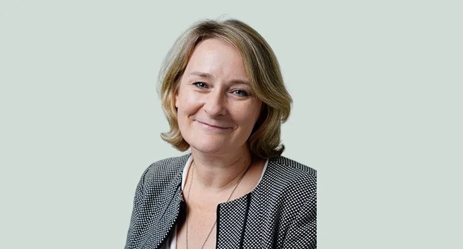 Head and shoulders photo of susie hills.