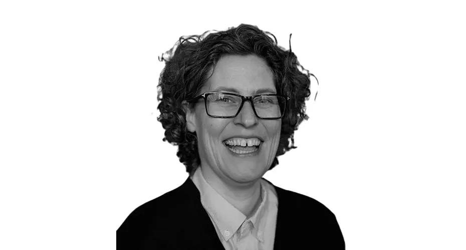 Head and shoulders photo of claire dunlop.