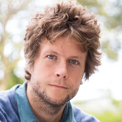 <strong>Dr Tomas Chaigneau</strong>