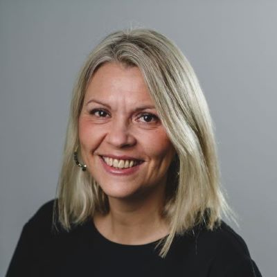  Professor Caroline Fournet