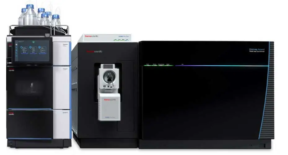 Orbitrap Ascend MultiOmics Tribrid MS - machine with bottles on top