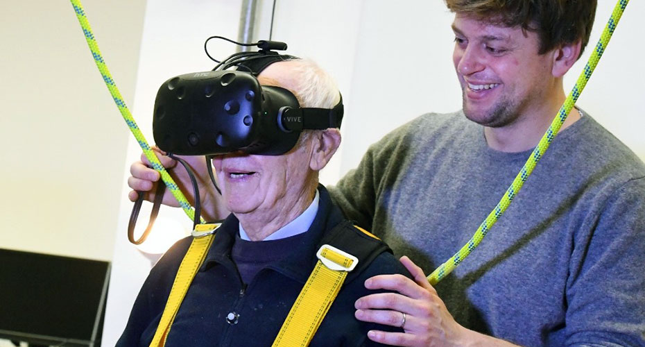 experiment with older patient wearing VR headset