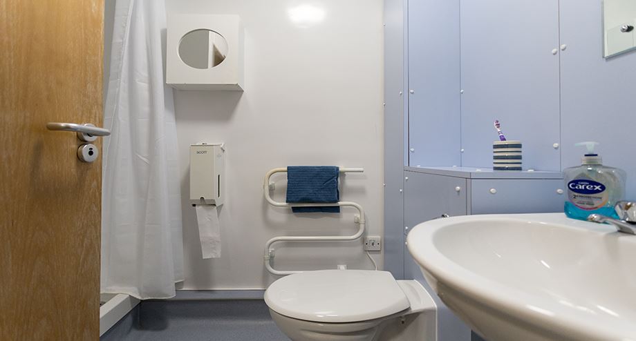 Ensuite bathroom in Pennsylvania Court
