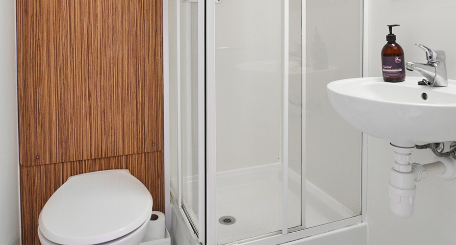 Ensuite bathroom at Northfield