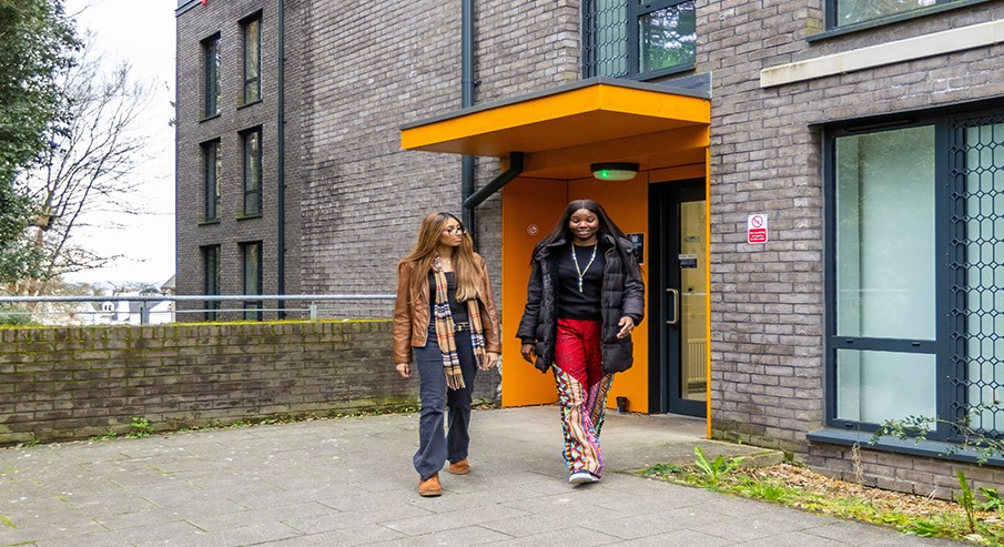 Students outside Spreytonway