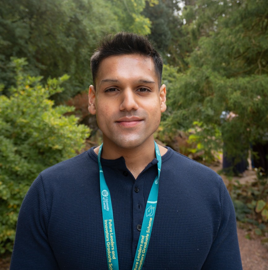 Dhruv K Headshot Grad Scheme