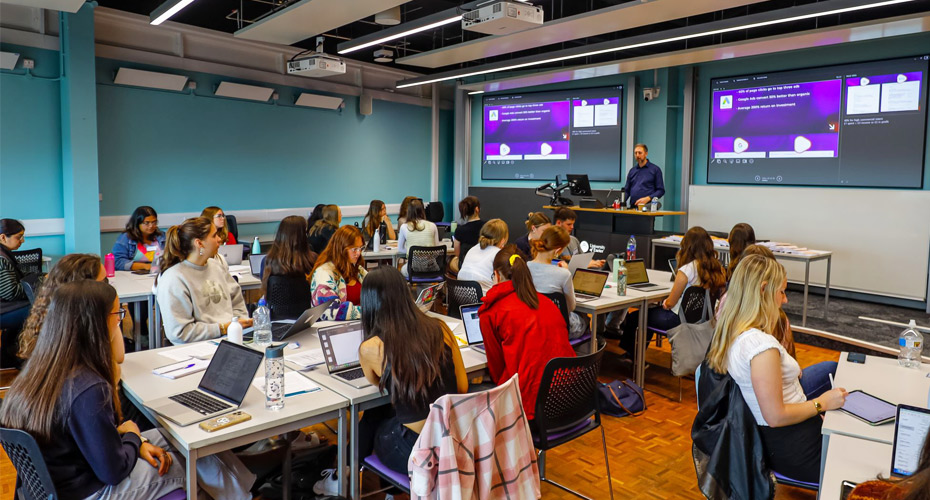 An employer presents to a group of University of Exeter students