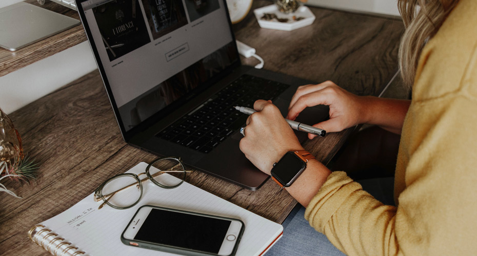 woman on laptop